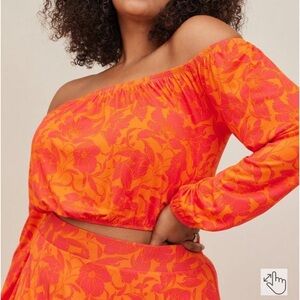 Torrid Super Soft Off-Shoulder Long Sleeve Crop Top Size 2 / 2X